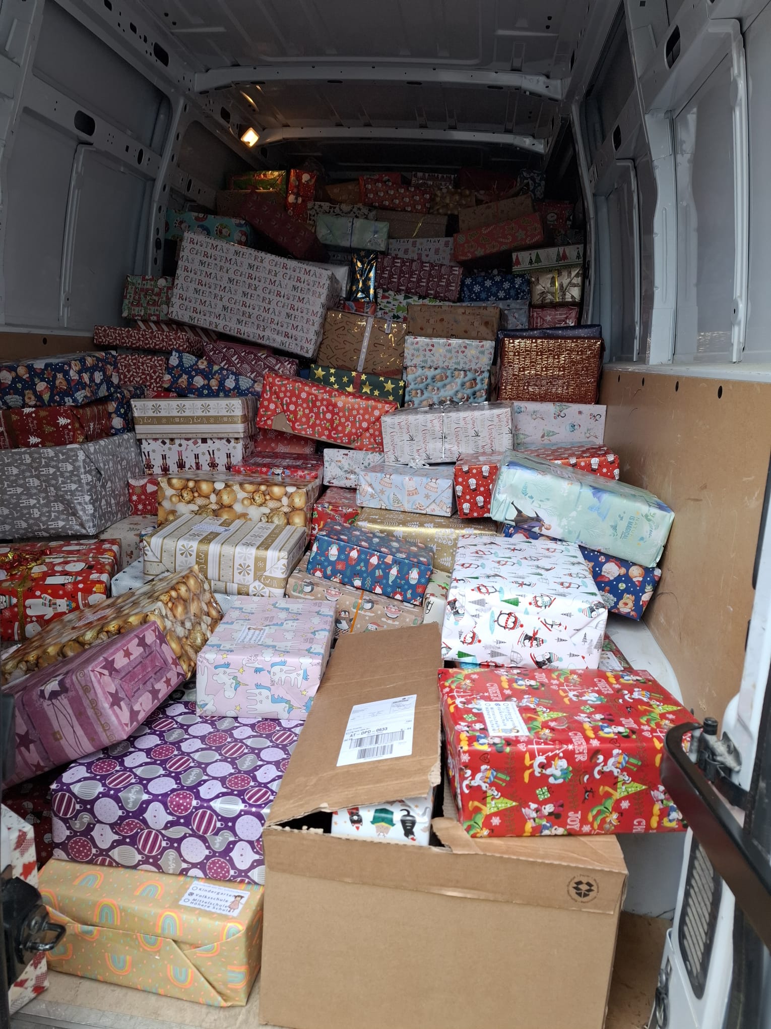 whatsapp-image-2025-12-02-at-13.41.42